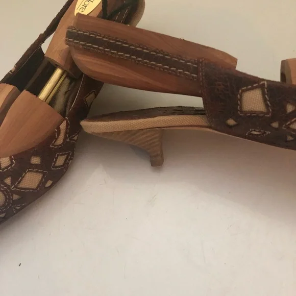 Unarsa NWT on leather sole - Picture 3 of 3